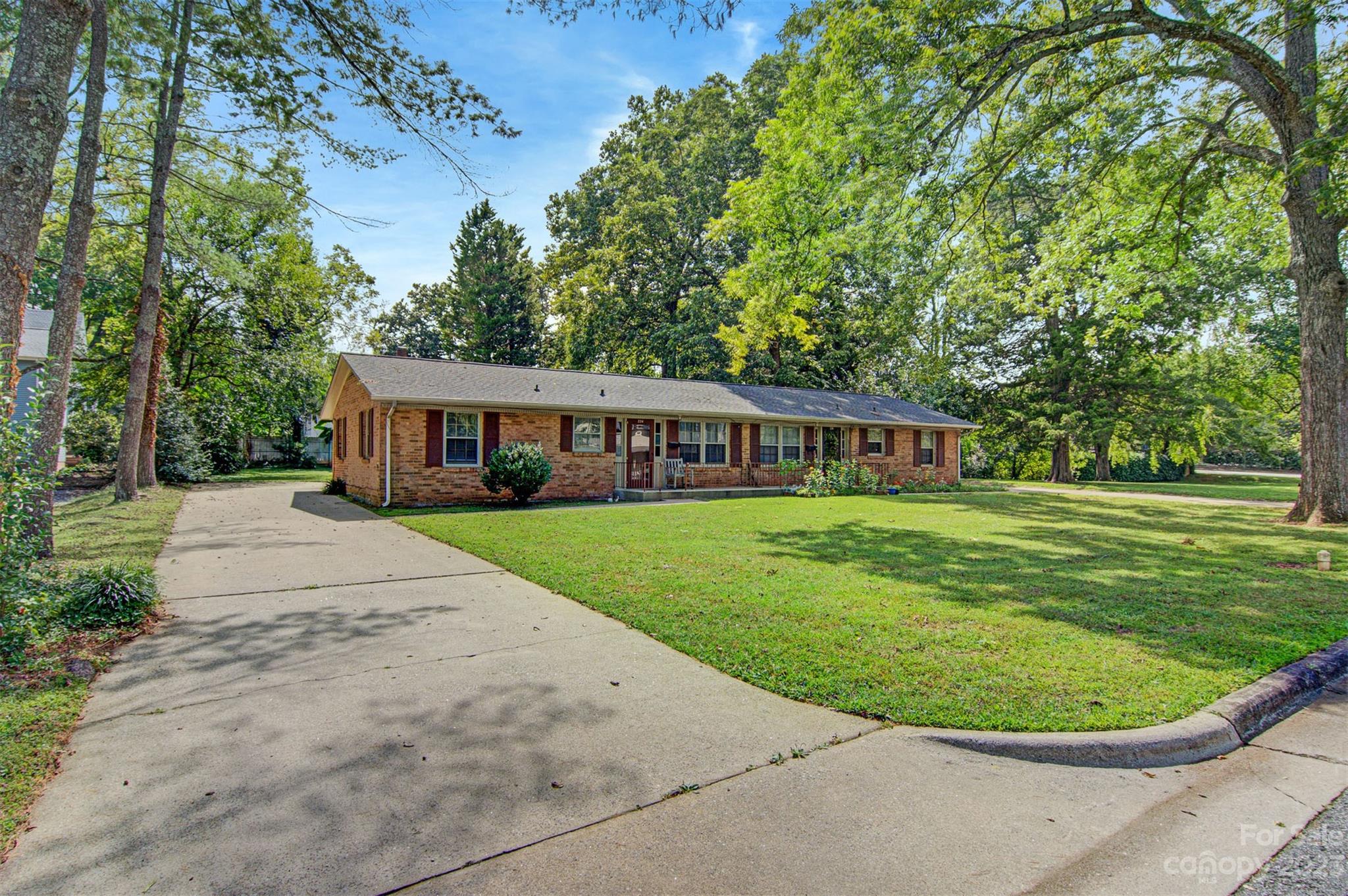 226/228 5th Avenue Court NE Hickory NC 28601