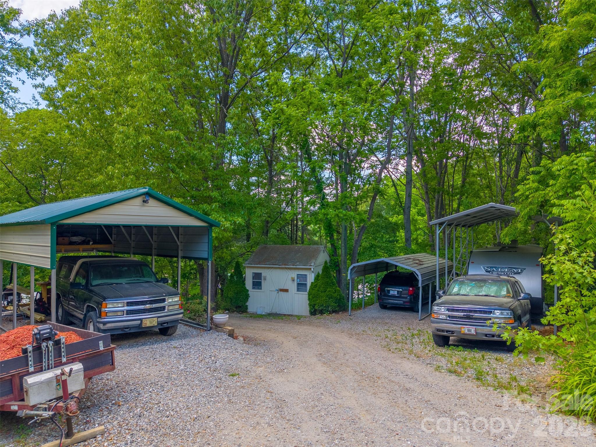 90, 60 & 132 Hennessee Street Clyde NC 28721