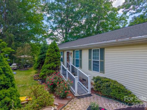 90, 60 & 132 Hennessee Street Clyde NC 28721