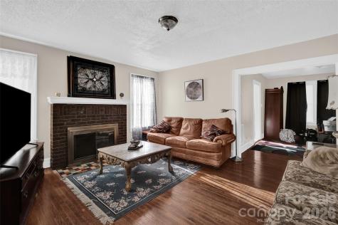 328-330 3rd Avenue SE Hickory NC 28602