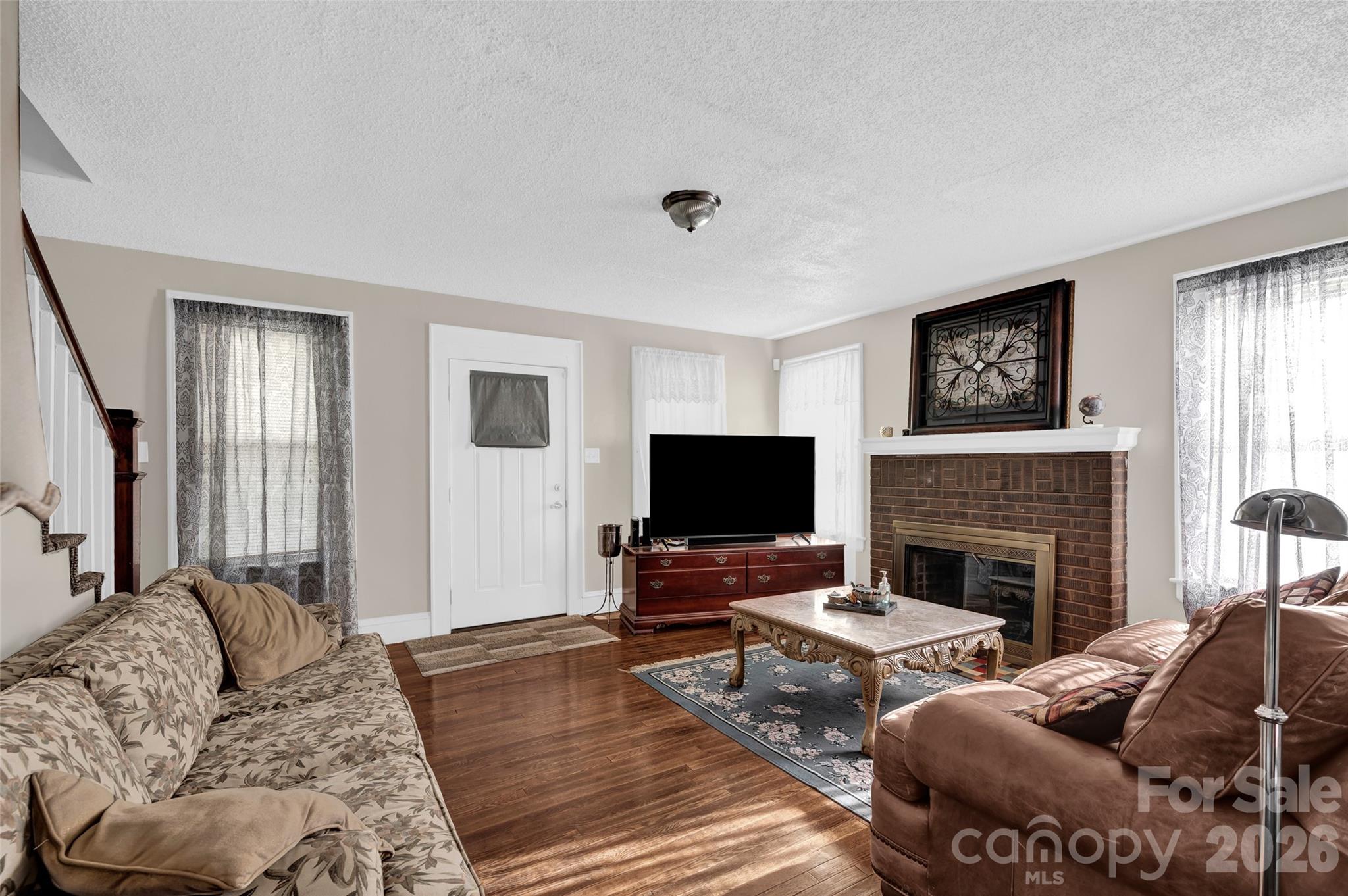 328-330 3rd Avenue SE Hickory NC 28602