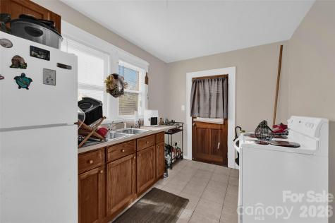 328-330 3rd Avenue SE Hickory NC 28602