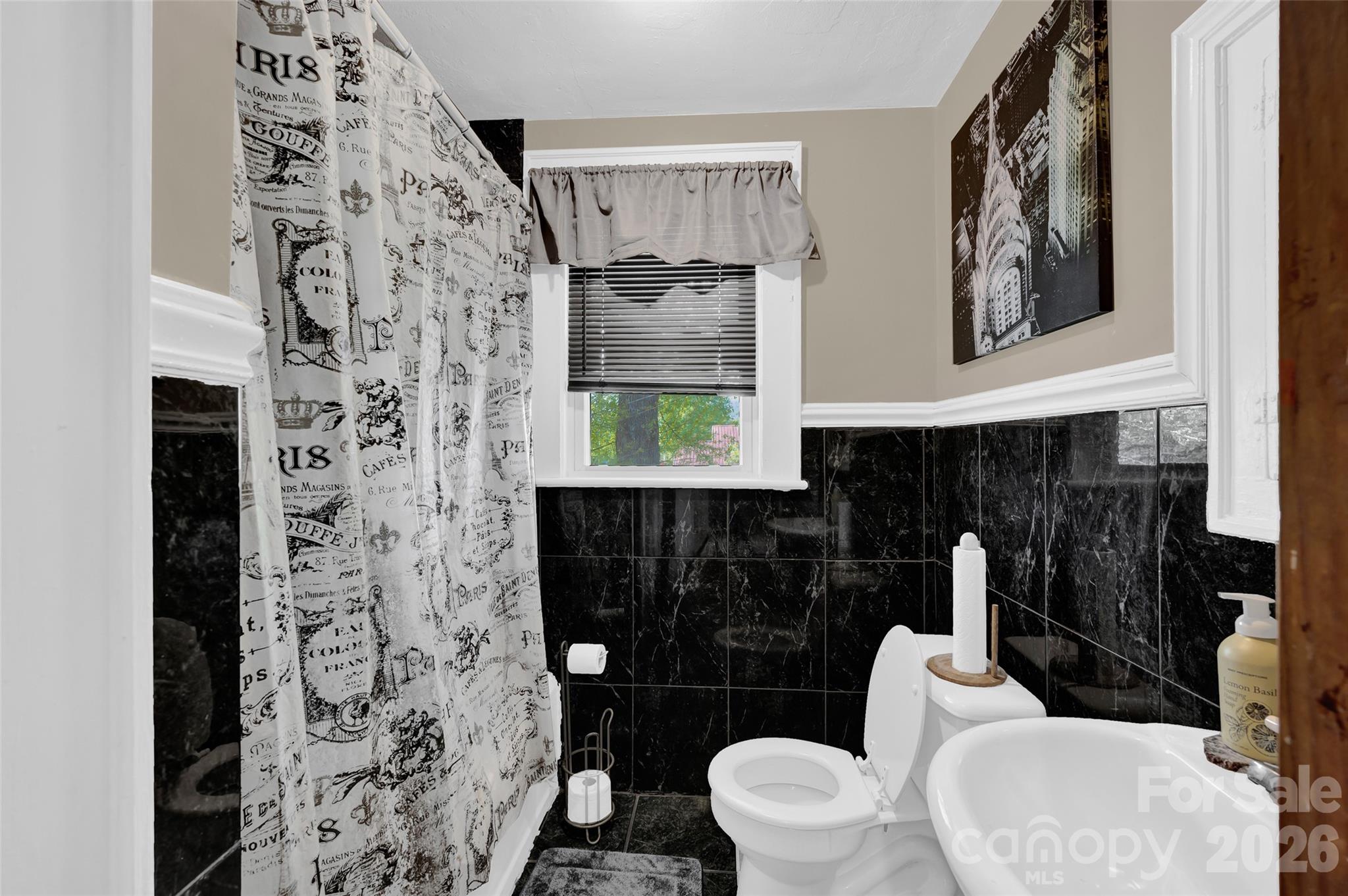 328-330 3rd Avenue SE Hickory NC 28602