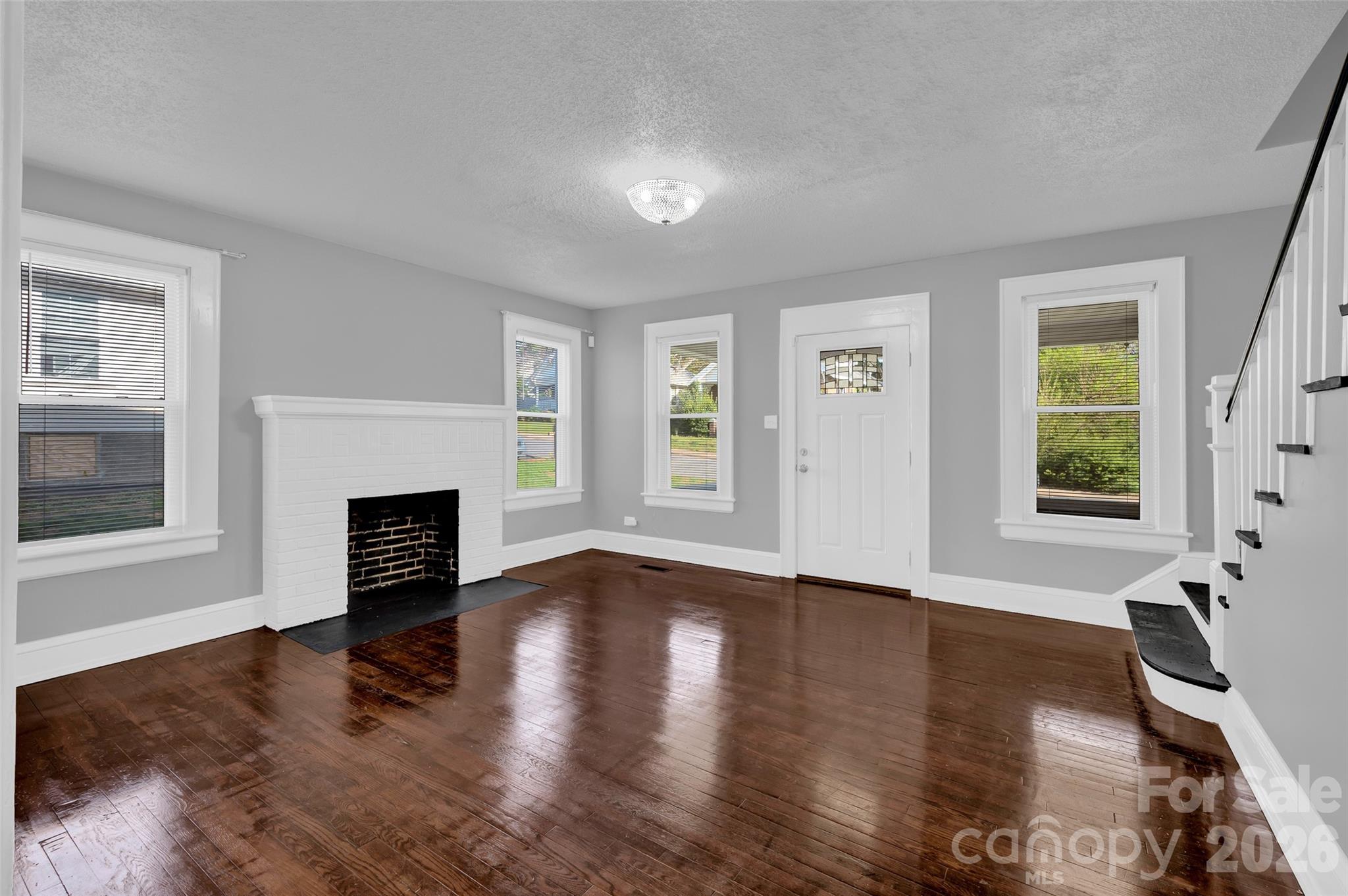 328-330 3rd Avenue SE Hickory NC 28602
