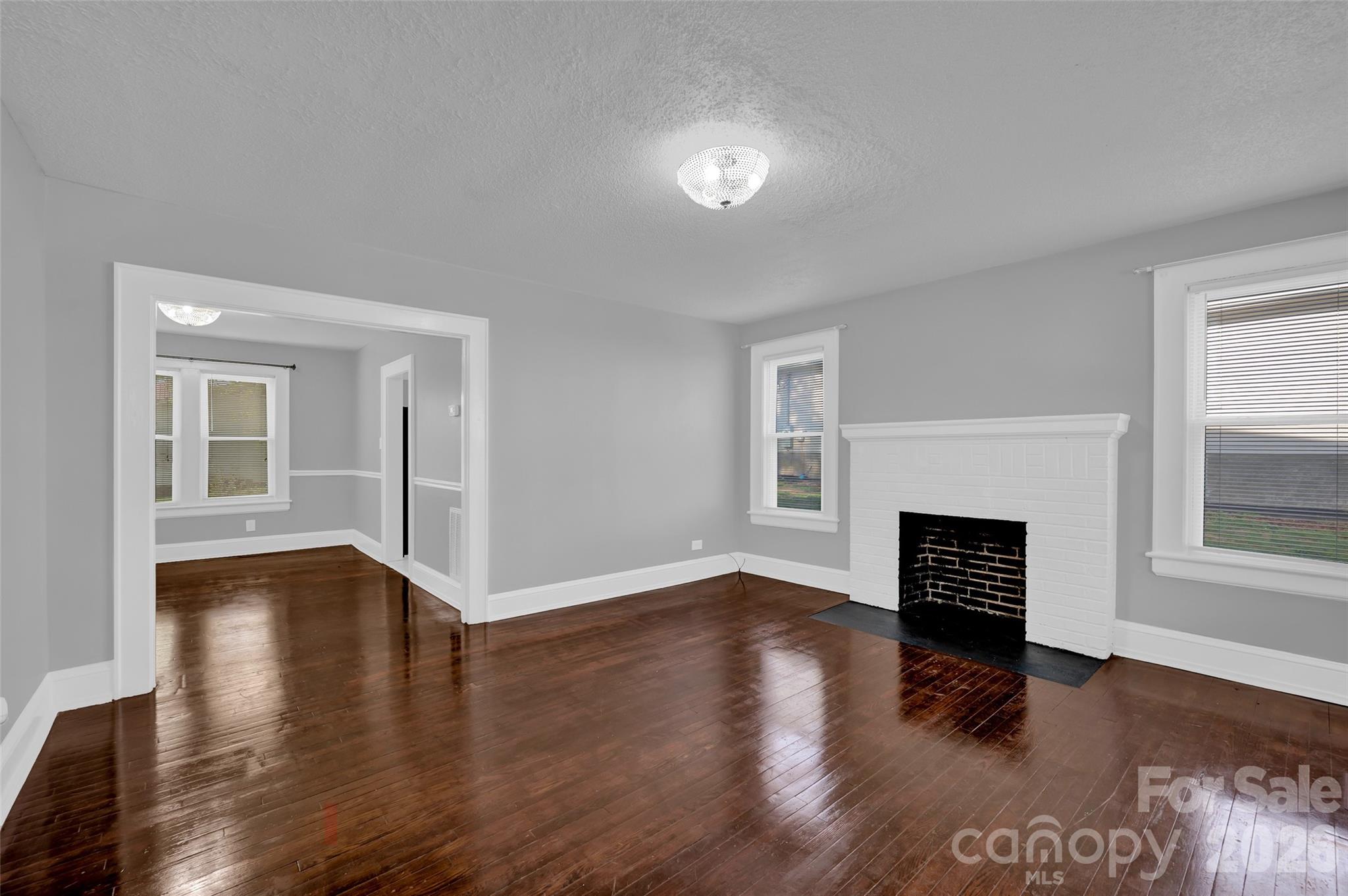 328-330 3rd Avenue SE Hickory NC 28602