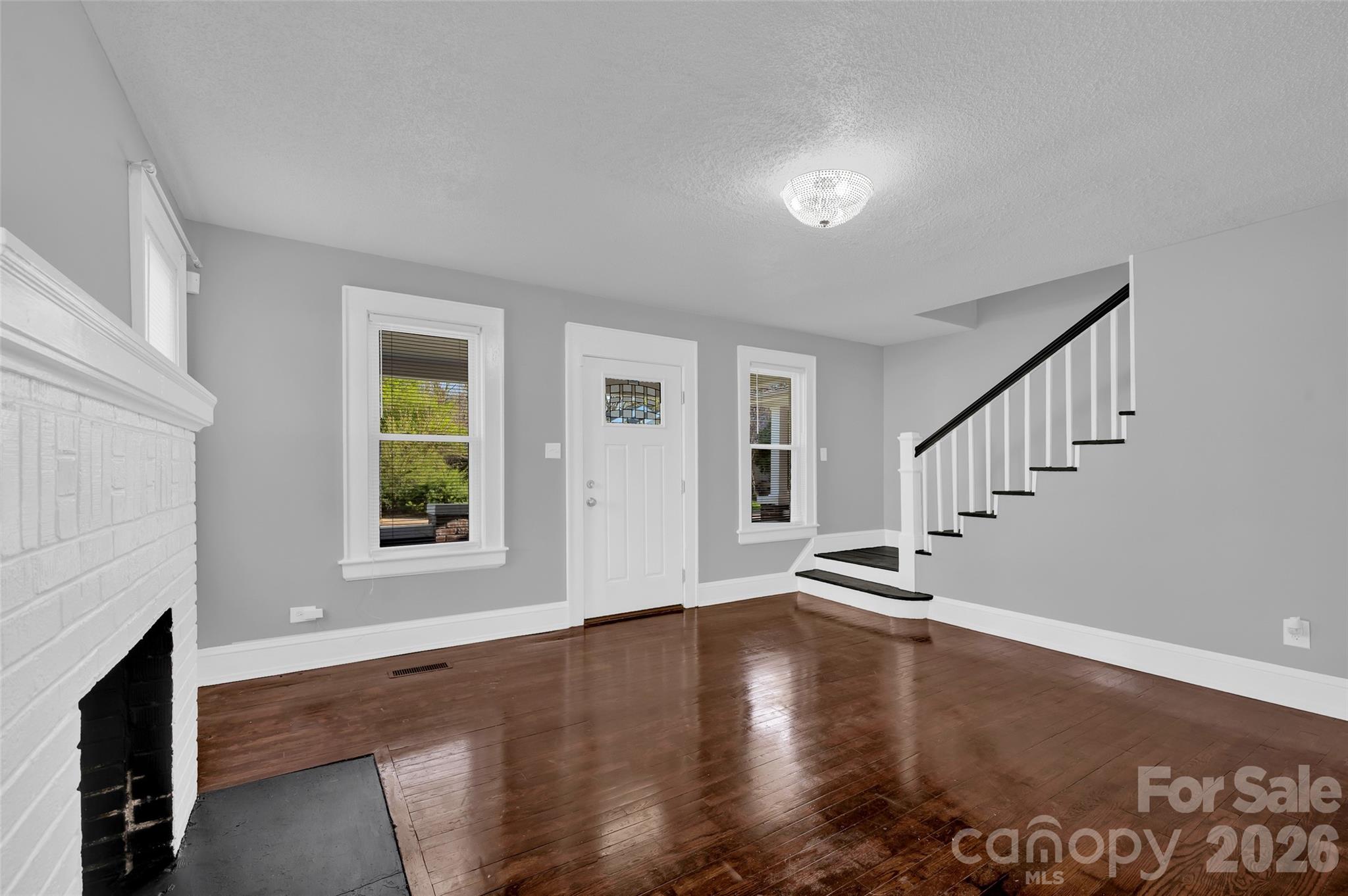 328-330 3rd Avenue SE Hickory NC 28602