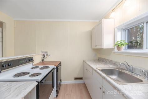 223 Davidson Road Swannanoa NC 28778