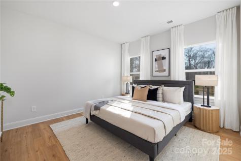 4815/4817 Victoria Avenue Charlotte NC 28269