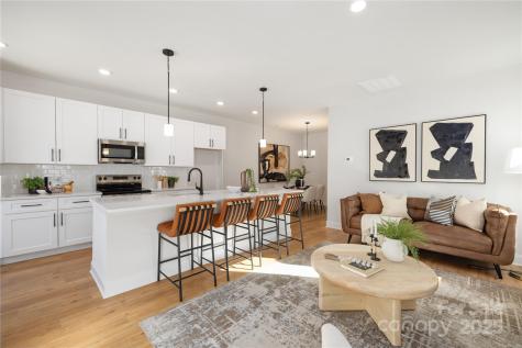 4815/4817 Victoria Avenue Charlotte NC 28269