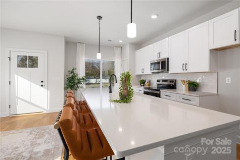 4815/4817 Victoria Avenue Charlotte NC 28269