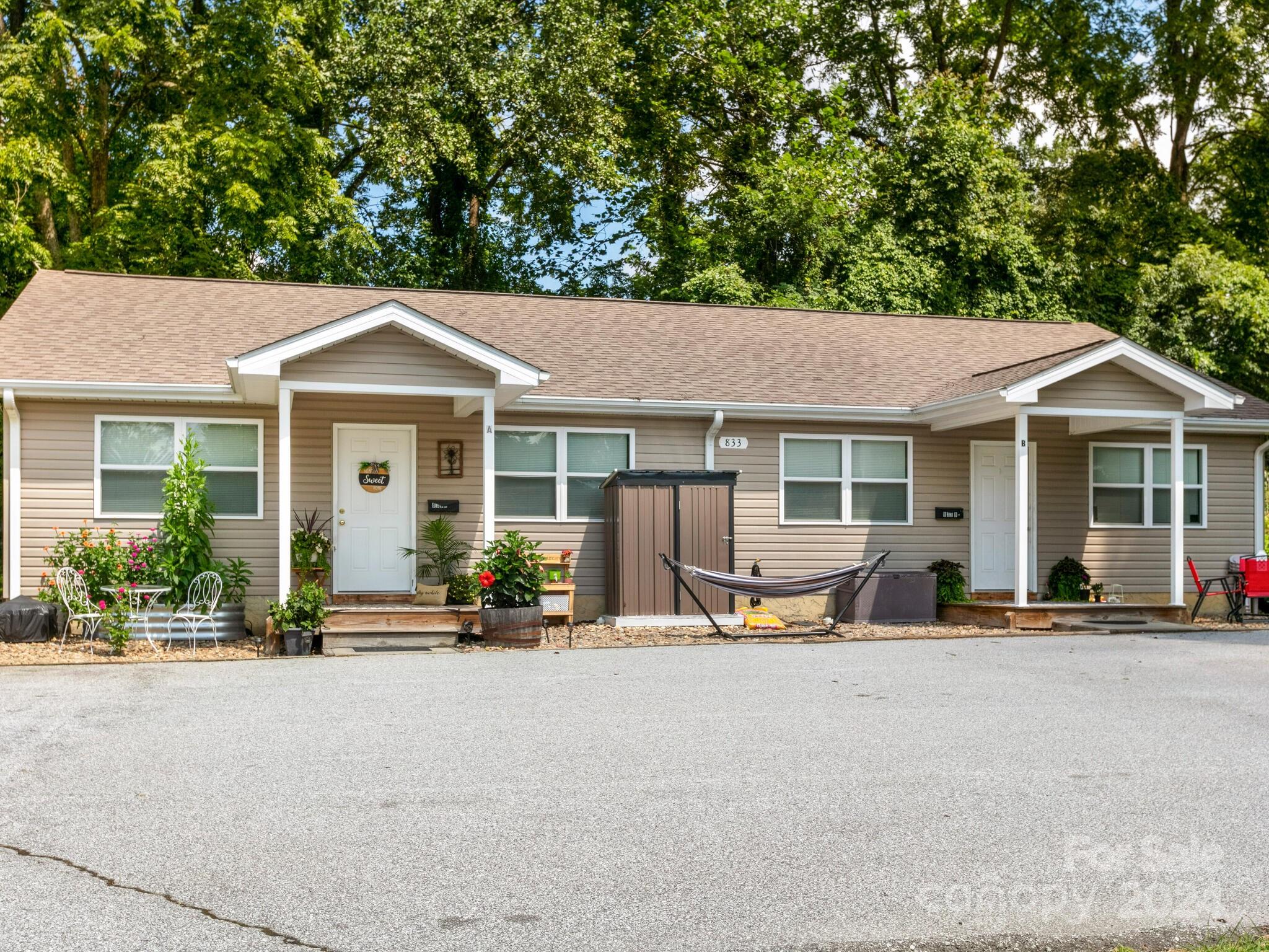 833 3rd Avenue W Hendersonville NC 28739