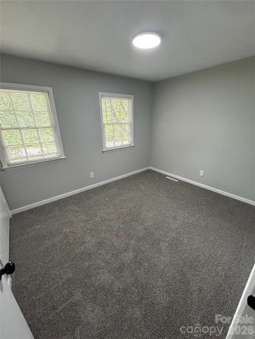 386 17th Avenue NE Hickory NC 28601