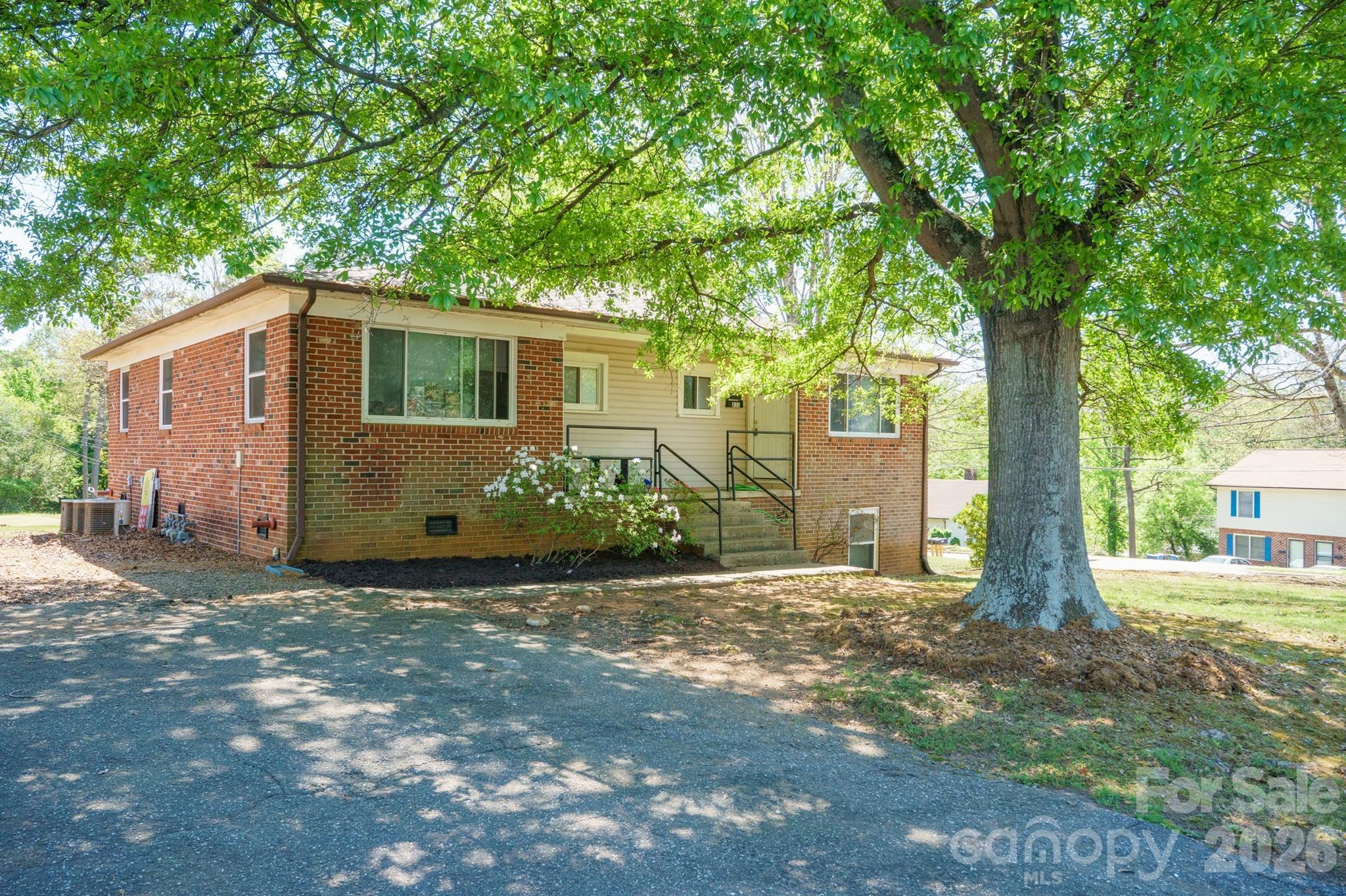 829 4th Avenue SW Hickory NC 28602