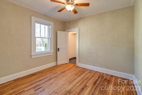 133 Iris Street Asheville NC 28803
