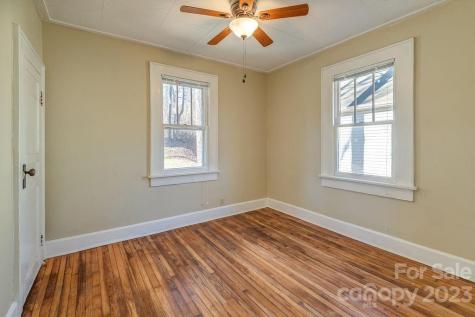 133 Iris Street Asheville NC 28803