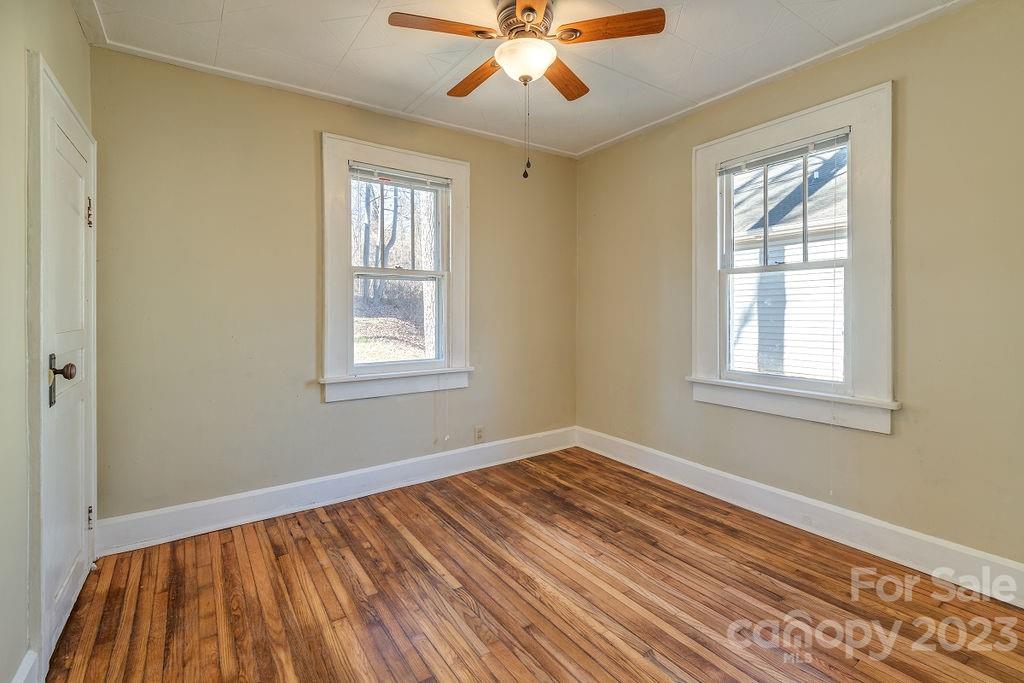 133 Iris Street Asheville NC 28803
