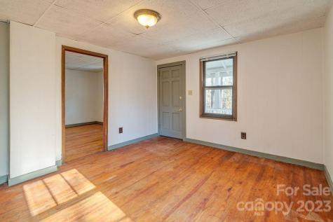 133 Iris Street Asheville NC 28803