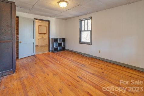 133 Iris Street Asheville NC 28803