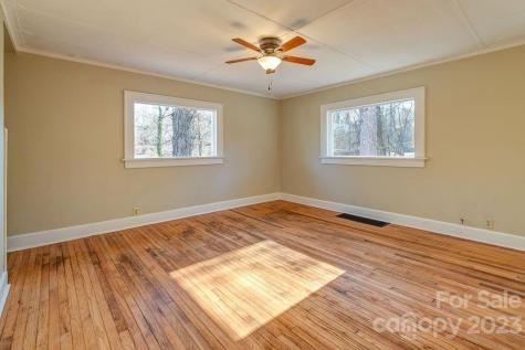 133 Iris Street Asheville NC 28803
