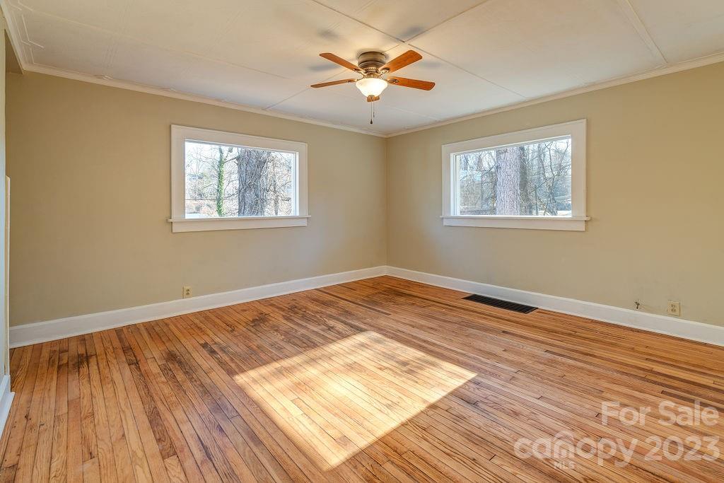 133 Iris Street Asheville NC 28803