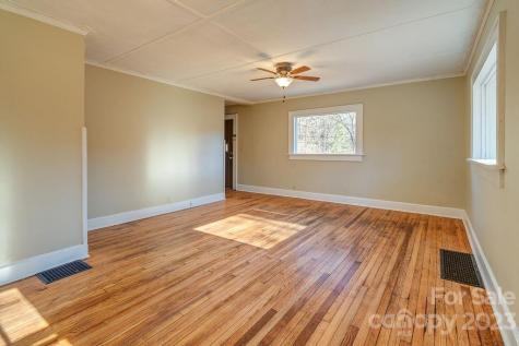133 Iris Street Asheville NC 28803
