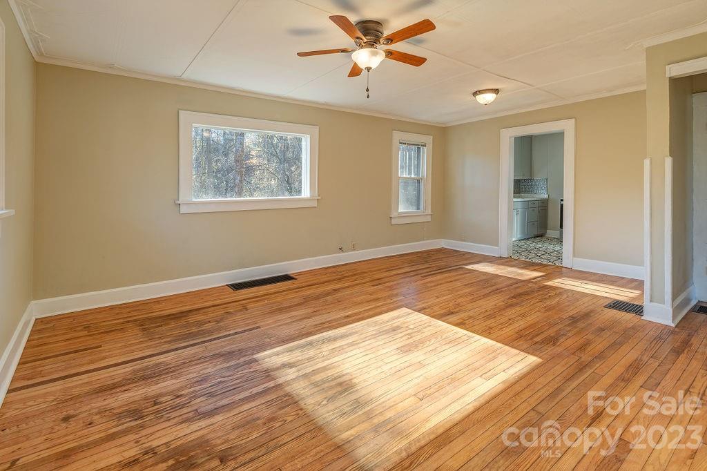 133 Iris Street Asheville NC 28803