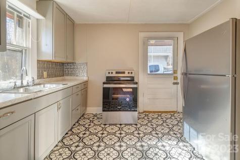 133 Iris Street Asheville NC 28803