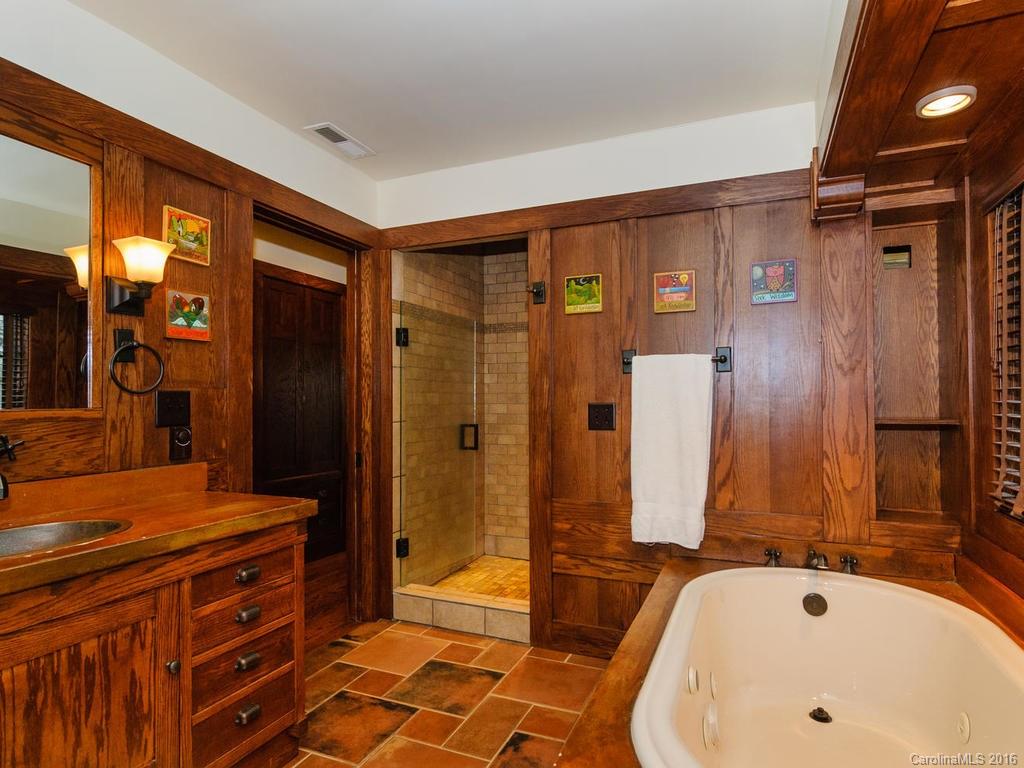 18-20 Beverly Road W Asheville NC 28806