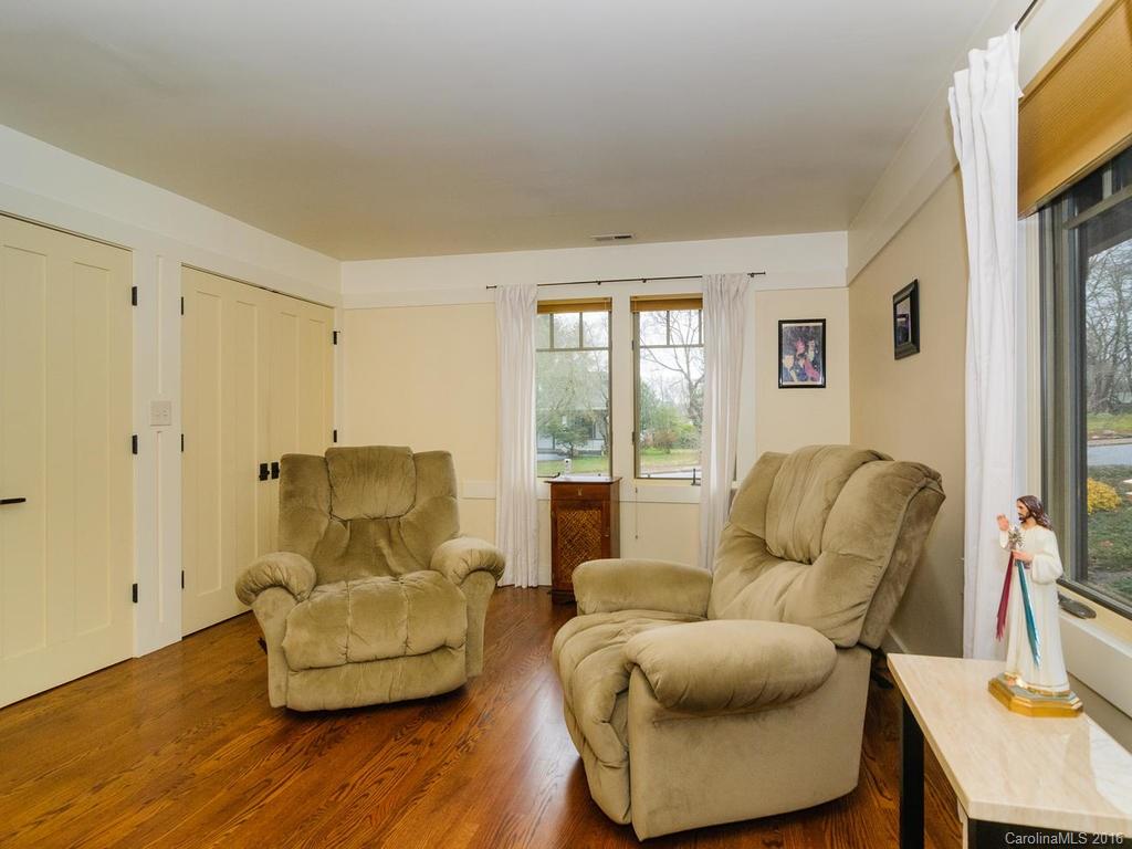 18-20 Beverly Road W Asheville NC 28806