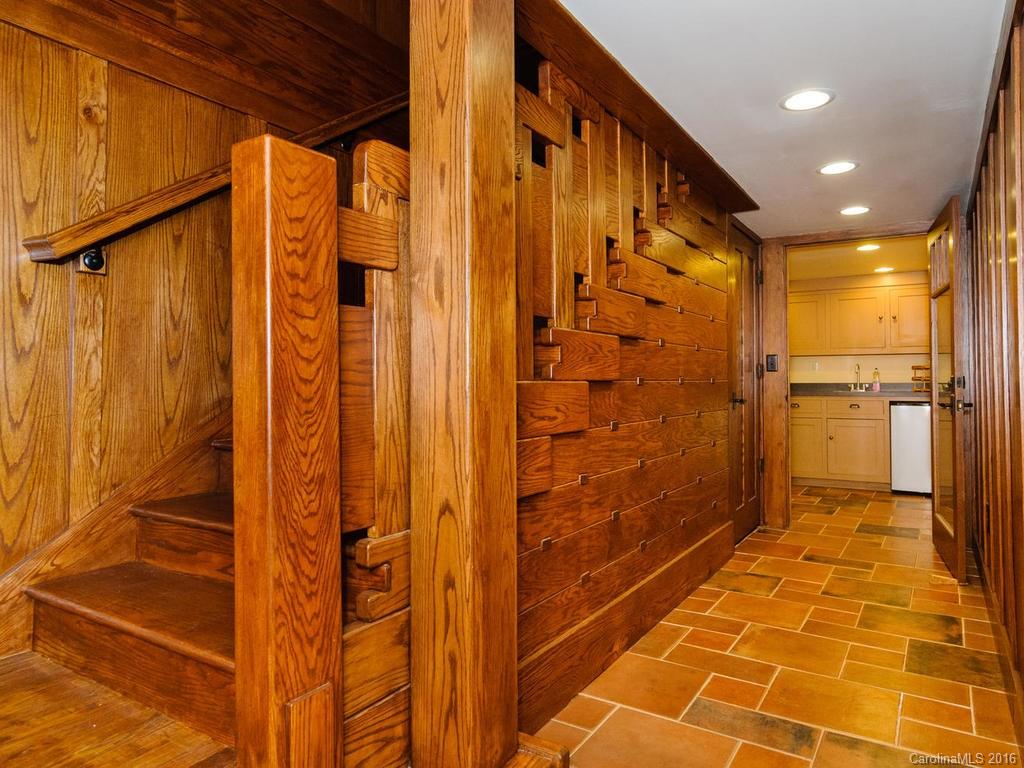 18-20 Beverly Road W Asheville NC 28806