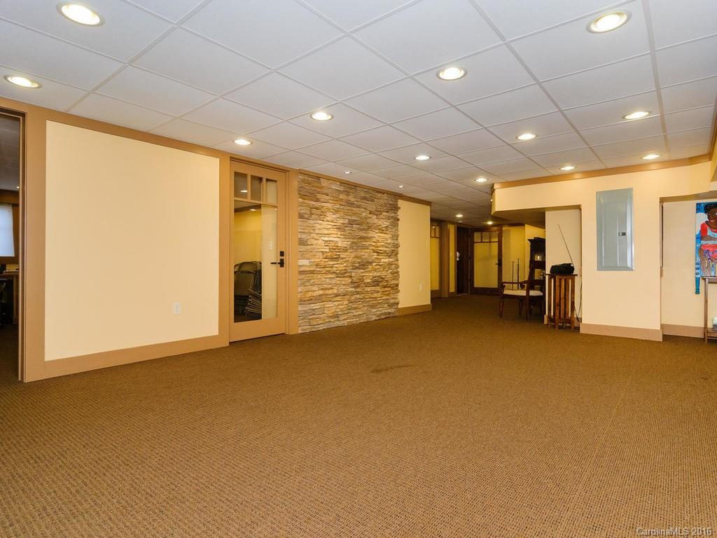 18-20 Beverly Road W Asheville NC 28806