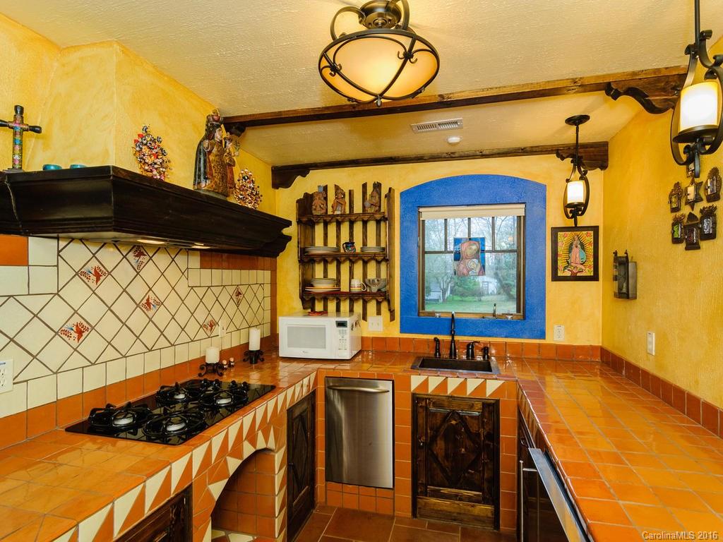18-20 Beverly Road W Asheville NC 28806