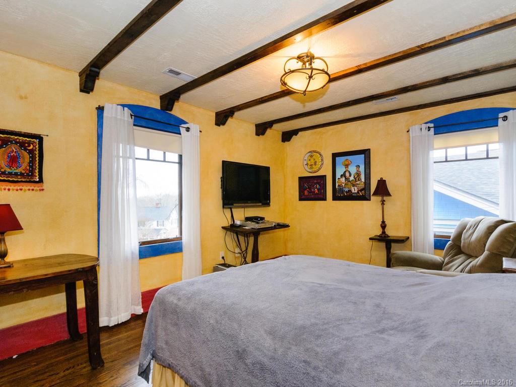 18-20 Beverly Road W Asheville NC 28806