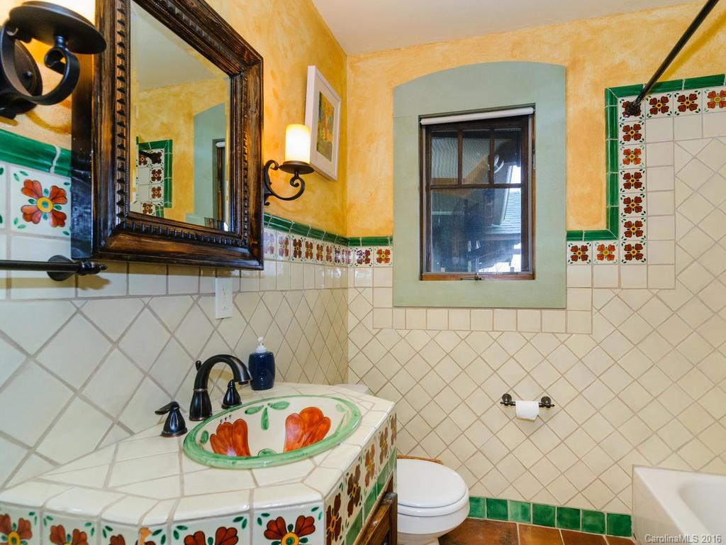 18-20 Beverly Road W Asheville NC 28806