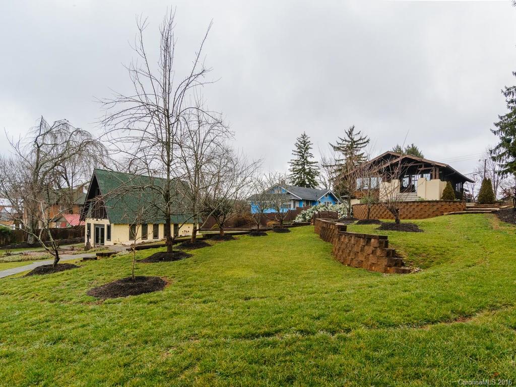 18-20 Beverly Road W Asheville NC 28806