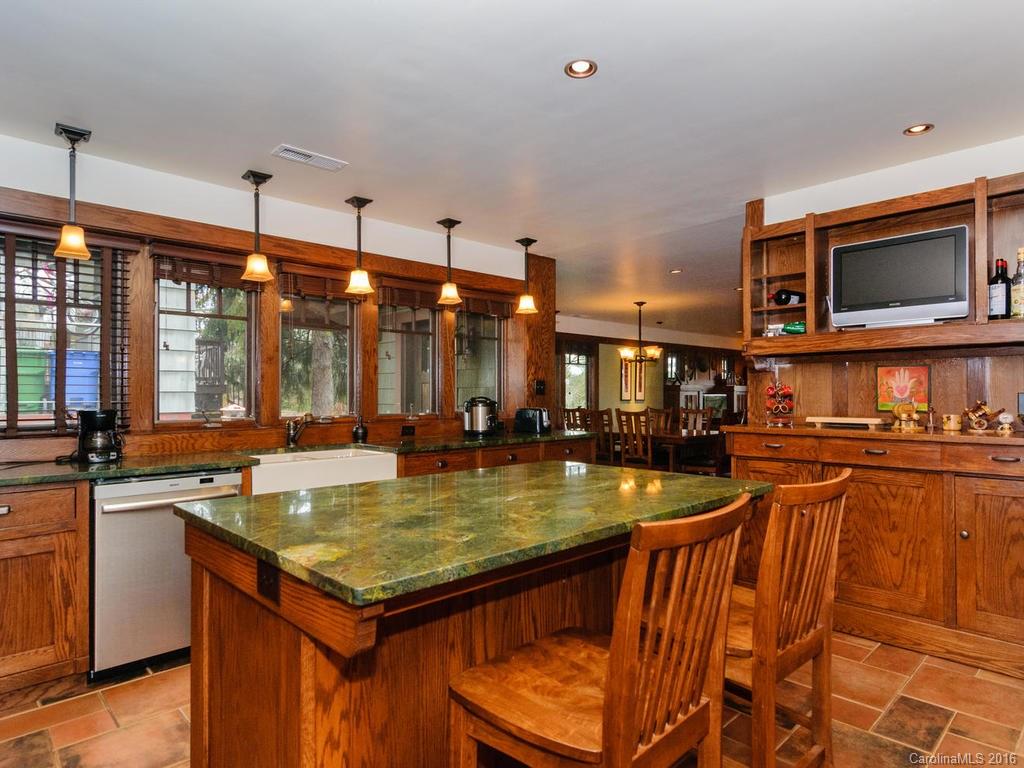18-20 Beverly Road W Asheville NC 28806