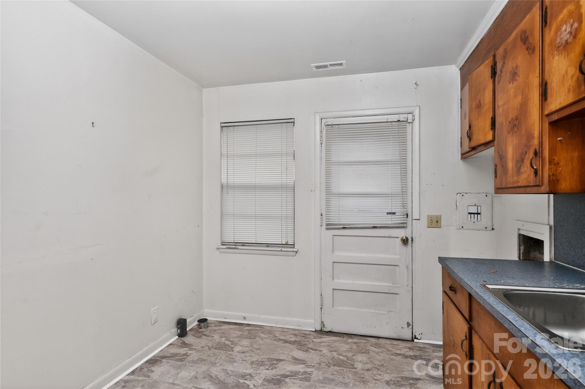 517 Grandin Road Charlotte NC 28208