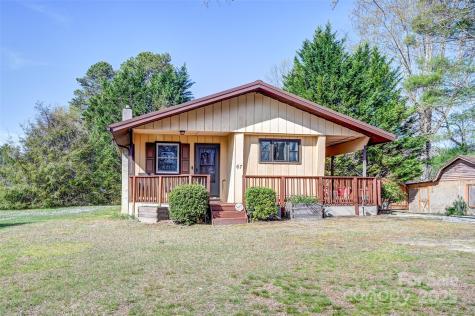29 Delta Drive Hendersonville NC 28792
