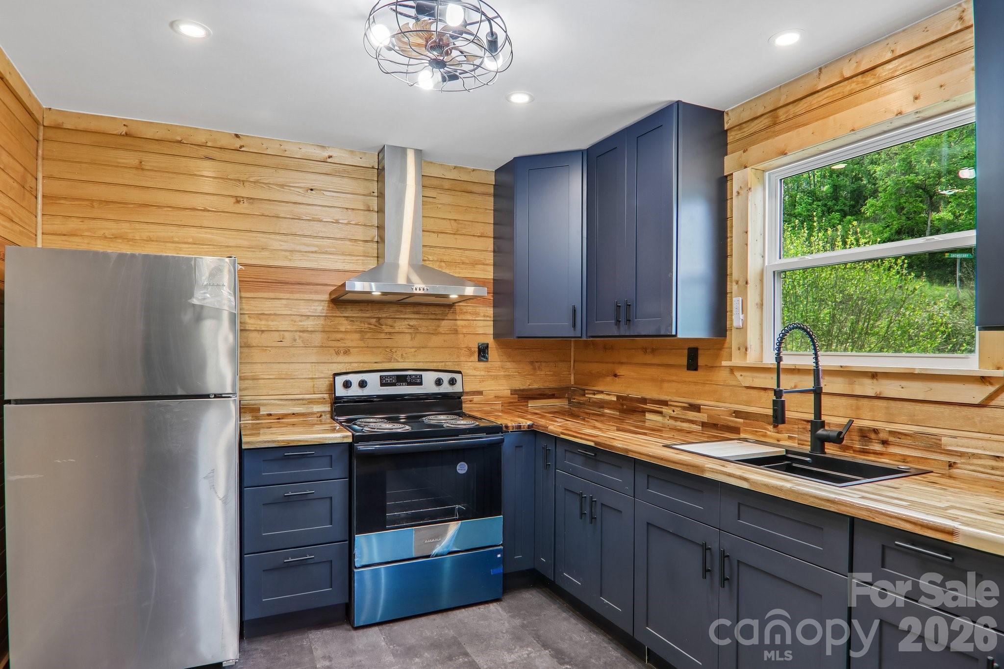 137 Red Maple Lane Burnsville NC 28714