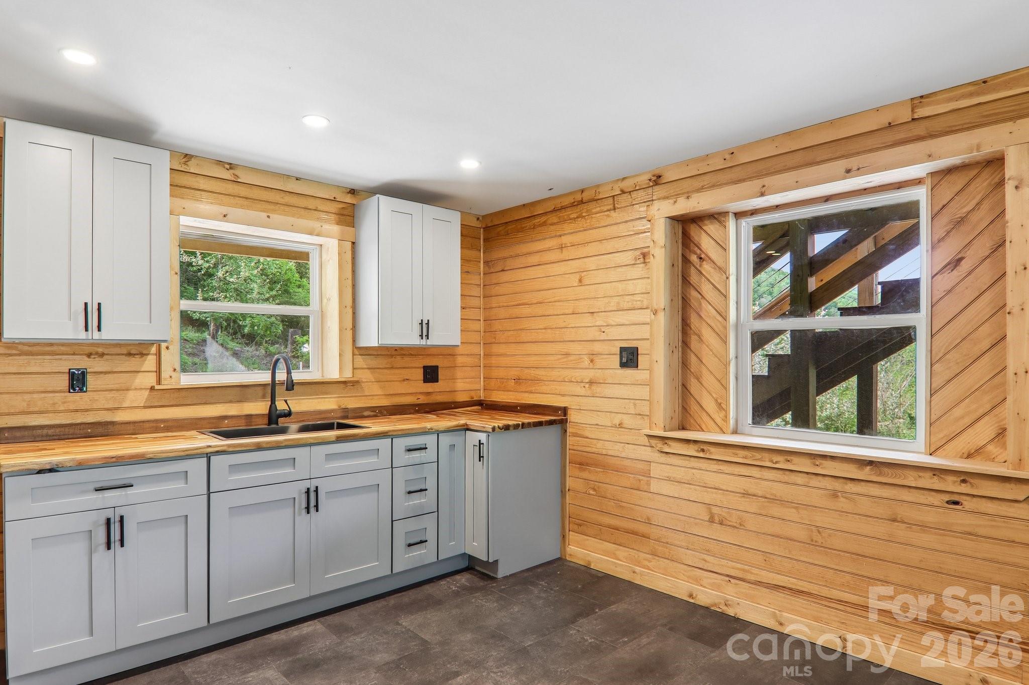 137 Red Maple Lane Burnsville NC 28714