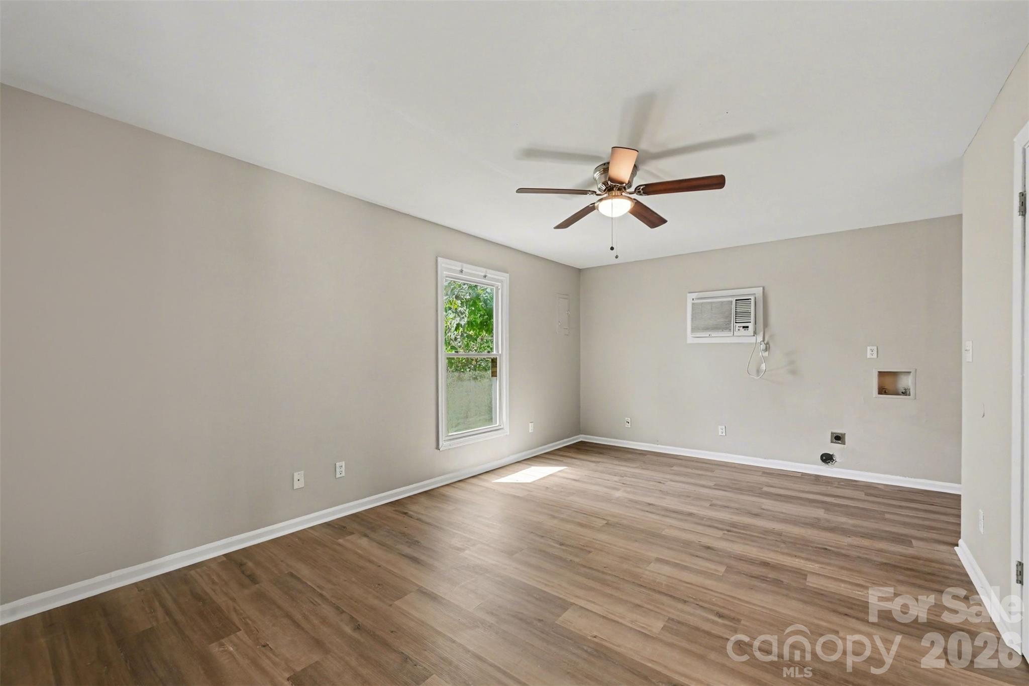 270/272 Spring Street SW Concord NC 28025