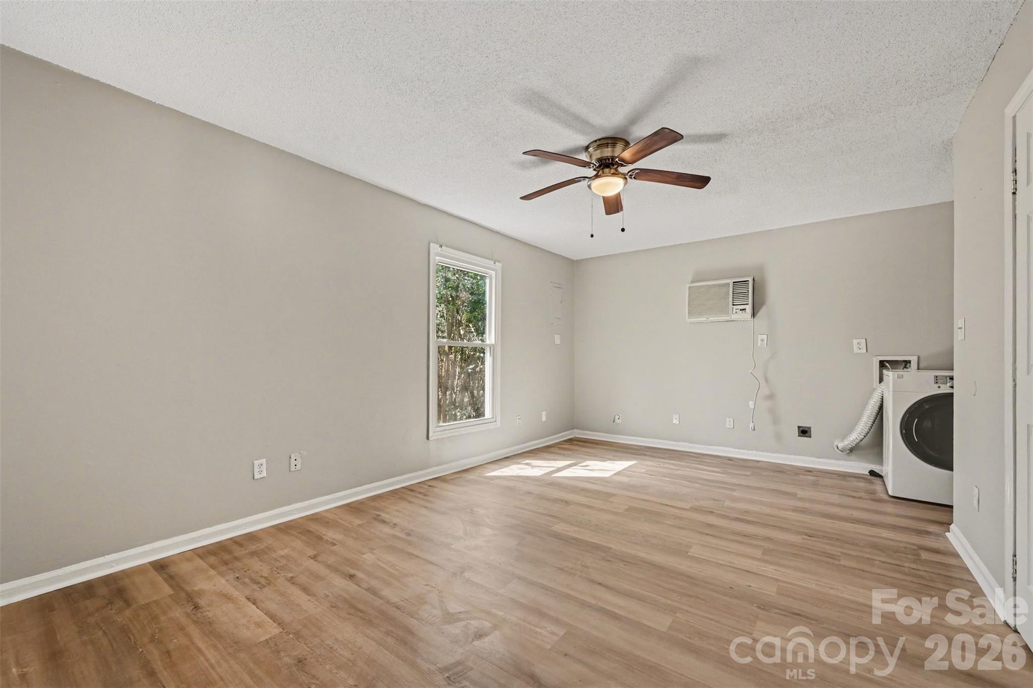 270/272 Spring Street SW Concord NC 28025