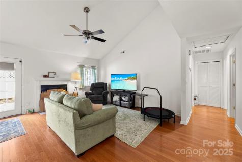 2836 Huntingtowne Farms Lane Charlotte NC 28210