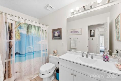 2836 Huntingtowne Farms Lane Charlotte NC 28210