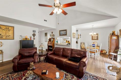 2836 Huntingtowne Farms Lane Charlotte NC 28210