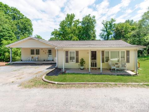 102 Lanier Street Mount Holly NC 28120