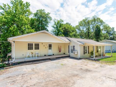 102 Lanier Street Mount Holly NC 28120
