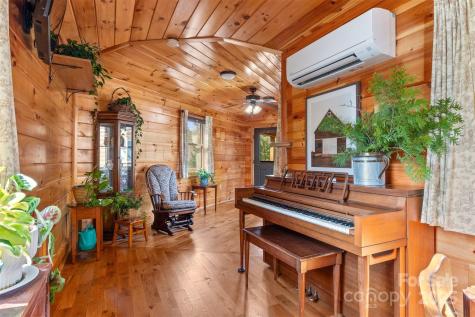 2257 Quiet Creek Lane Lenoir NC 28645