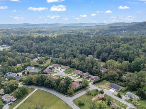 14 Cornerstone Way Hendersonville NC 28791