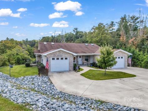 14 Cornerstone Way Hendersonville NC 28791